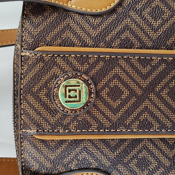 Liz Claiborne Brown Shoulder Bag 3 Sections Middle Zip Top Firm Standing - Picture 3 of 10